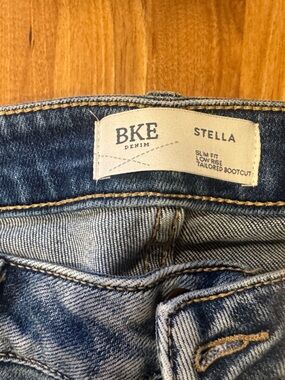 BKE Stella Women’s Light Blue Denim Bootcut Jeans